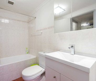 Convenient Location - Photo 4