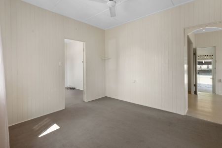 5 Banksia Avenue, Andergrove QLD 4740 - House For Rent - $572 - $628 | Domain - Photo 4