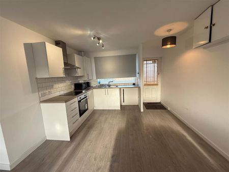 2 bedroom flat to rent - Photo 4