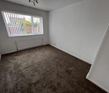 2 bedroom semi-detached bungalow to rent - Photo 4