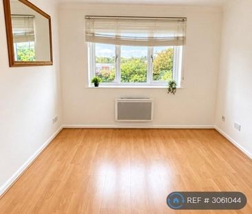 1 bedroom flat to rent - Photo 2