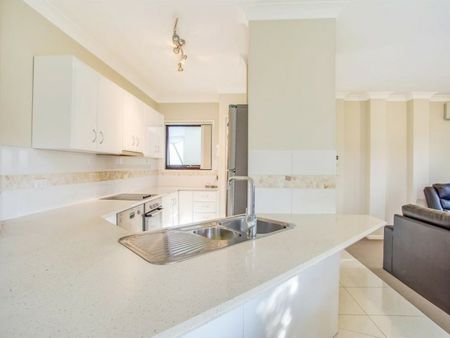 2/119 Minnie Street, Southport QLD 4215 - Apartment For Rent | Domain - Photo 5