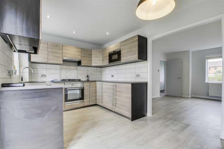 3 bedroom detached house to rent - Photo 5