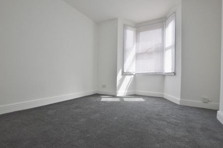 4 bedroom House To Let - Photo 4