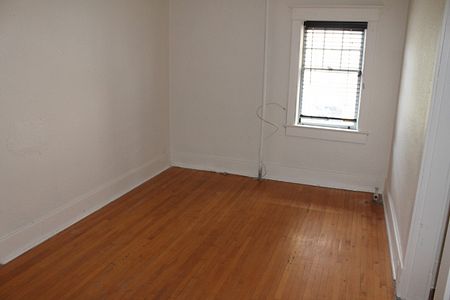 303 Queen Street (1bedroom) - Photo 3