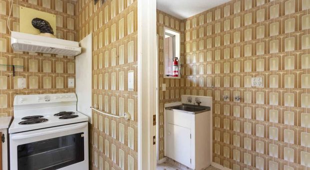 Spacious Unit - Photo 1