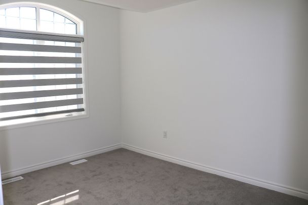 For Lease - 6 Vinewood Crescent, Barrie, Ontario - Photo 1