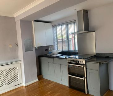 3 bedroom semi-detached house to rent - Photo 6