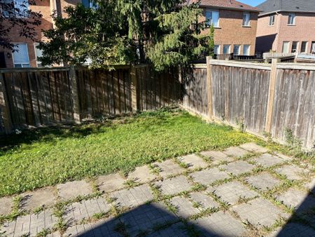 For Lease - 12 Sled Dog Road, Brampton, Ontario - Photo 2