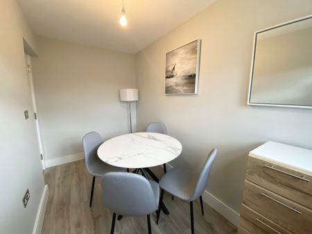 Three Bedroom Flat -TO LET- Pinner- HA5 - Photo 2