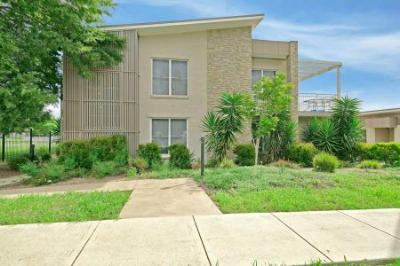 “One Bedroom Modern Unit” - Photo 5
