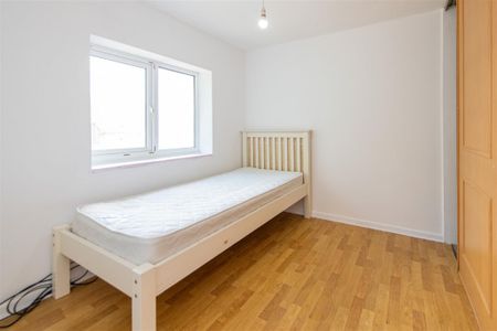 2 bed House - End Terrace To Let - Photo 3