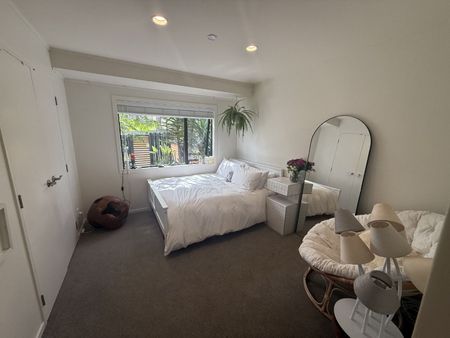 WhatÃ¢€™s Not to Love! Private, Beautiful Gardens & Room for the Whole Family - Photo 3