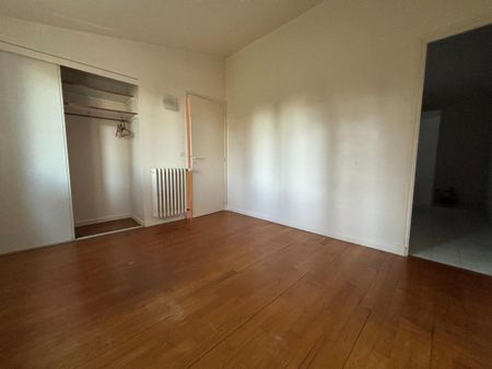 Location Maison 5 pièces 109m² LES ANGLES 30133 - Photo 2