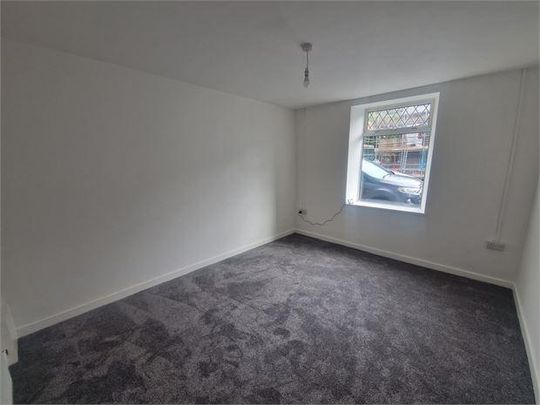 2 bedroom end of terrace house to rent - Photo 1