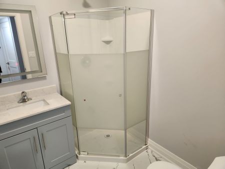 For Lease - 452 D'arcy Street Unit# Unit # 2, Newmarket, Ontario - Photo 2