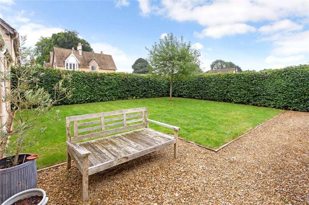 Refurbished three bedroom barn conversion - Photo 1