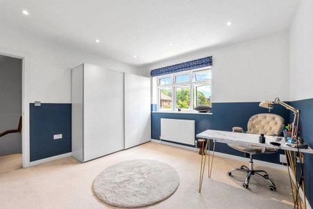 3 bedroom semi-detached house to rent - Photo 5