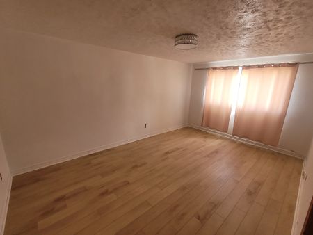 Condo for rent, Montréal (Saint-Léonard) - Photo 5