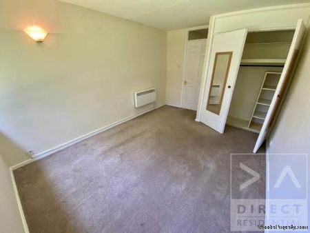 2 bedroom property to rent in Epsom - Photo 5