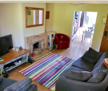 3 bedroom semi-detached house to rent - Photo 1