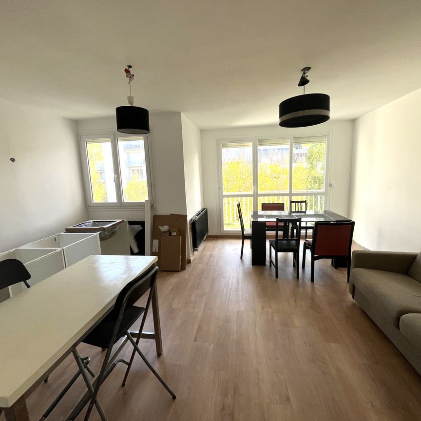 Location Appartement 2 pièces 52m² DEVILLE LES ROUEN 76250 - Photo 1