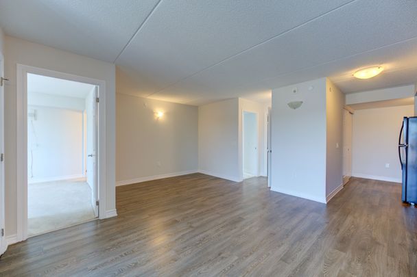 For Lease - 716 Main Street, Milton, Ontario - Photo 1