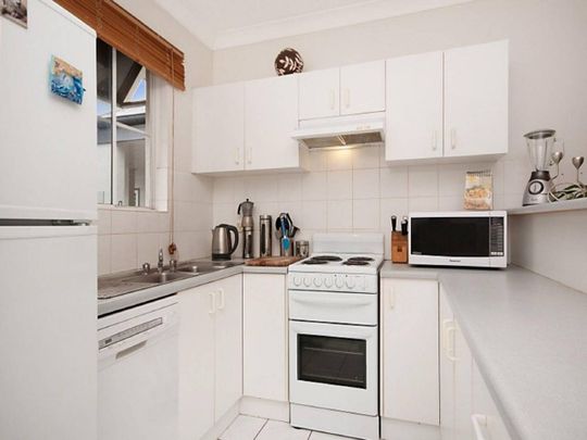 Stylish 2-Bedroom Apartment in Prime Parramatta Park Location - Photo 1