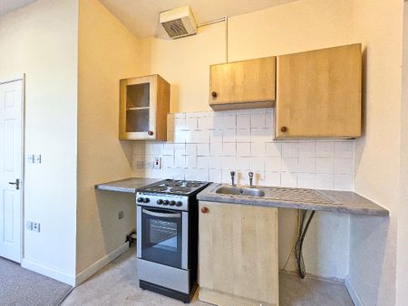 Lynchford Road, Farnborough, Hampshire, GU14 - Photo 5