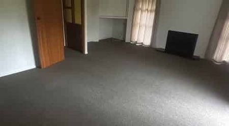 Spacious 4 Bedroom Home in Tranquil Wainui - Photo 4