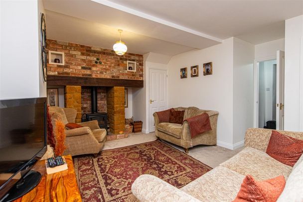 3 bed House To Let - Photo 1