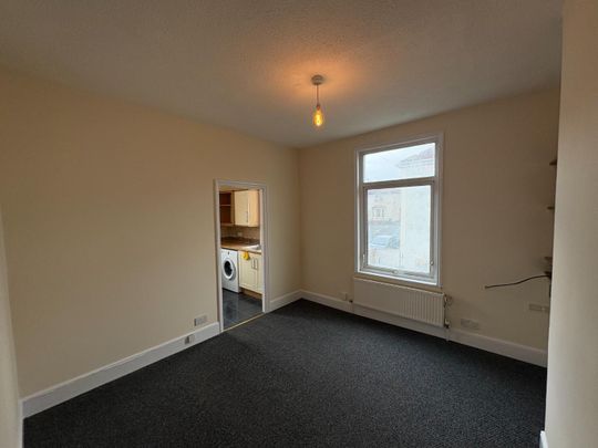 Devon Road, Easton - Photo 1