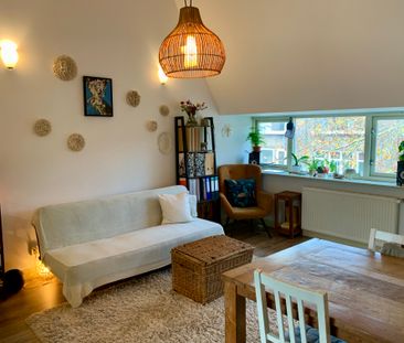 Te huur in het centrum van Bussum, een ruime studio met eigen voorz... - Photo 3