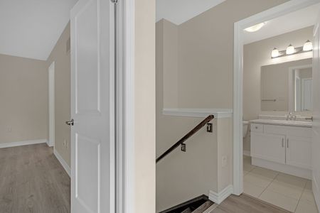 For Lease - 133 Christopher Road, Oakville, Ontario - Photo 3