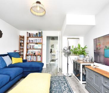 3 bedroom terraced house to rent - Photo 2