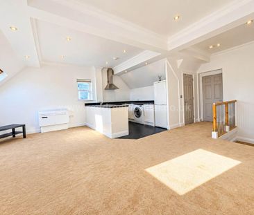 2 bedroom penthouse to rent - Photo 1
