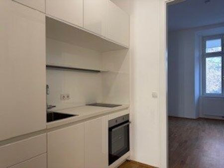 Sehr schöne, moderne 2-Zimmer-Wohnung saniert, gute Ausstattung mit Klimaanlage, Schlafzimmer in den Innenhof mit Balkon, Wohnzimmer und Küche in Graz-super zentral-UNIHÄHE - Photo 4