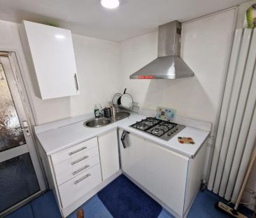 Studio to rent - Photo 6