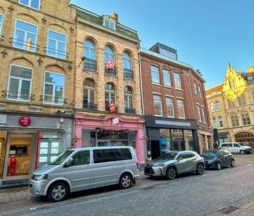 Eenslaapkamerappartement met ruim terras in het centrum van Ieper - Foto 3