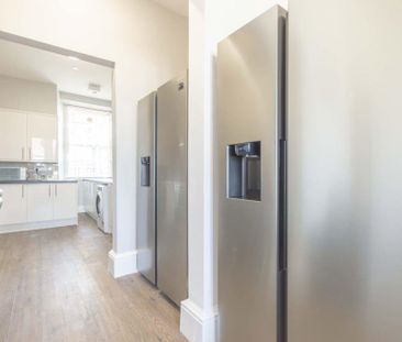 10 bedroom flat share to rent - Photo 5