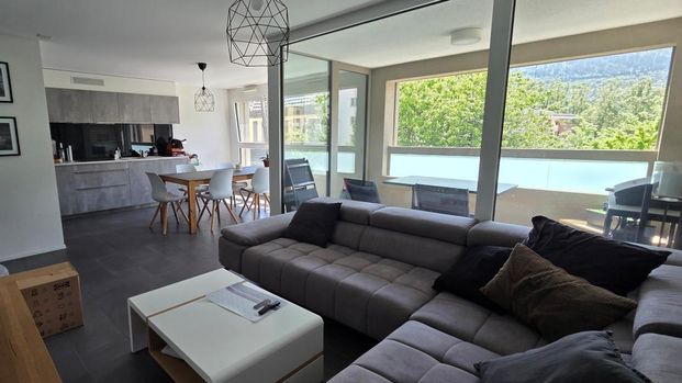 Sion – Bel appartement récent de 3,5 pièces avec balcon et place de parc en sous-sol - Foto 1