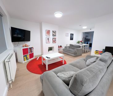 3 Bed Terrace House - Photo 1