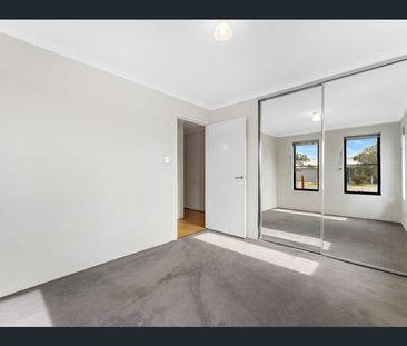 18 Dalmilling Drive, The Vines WA 6069 - House For Rent | Domain - Photo 4