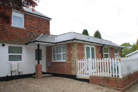 43 St Johns Road, Woking - 2 bedrooms Property for lettings - Seymours - Photo 5