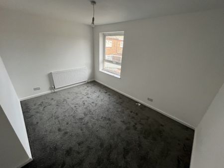 3 bed Semi-Detached - To Let - Photo 2