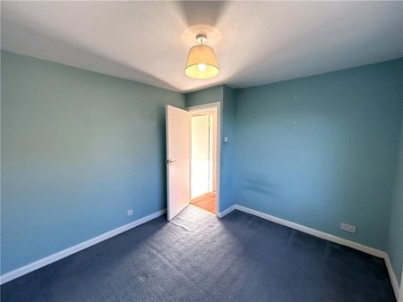 Available now, 80 Beckwith Crescent is a spacious four bedroomed, detached property conveniently situated on the popular south side of Harrogate. - Photo 2