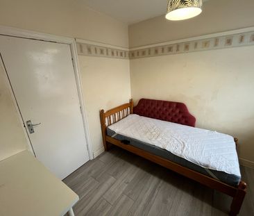 4 Bed Terraced House, Mortimer Road, BS34 - Photo 6