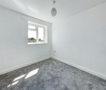 2 bedroom end of terrace house to rent - Photo 4