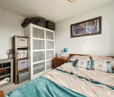 3 bedroom Semi-Detached House to let - Photo 6