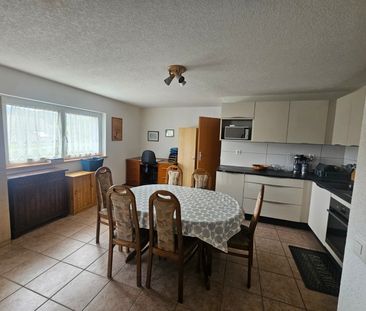 2.5 pièces meublé avec terrasse et vue dégagée + place de parc - Photo 5